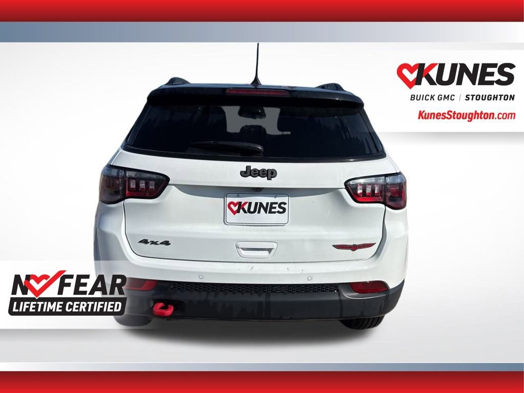 Used 2024 Jeep Compass Trailhawk image 11