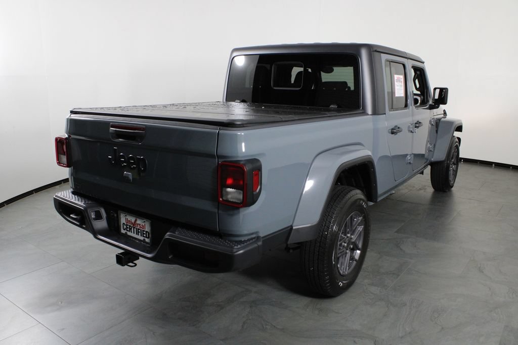 Used 2025 Jeep Gladiator Sport AWD/4WD image 15