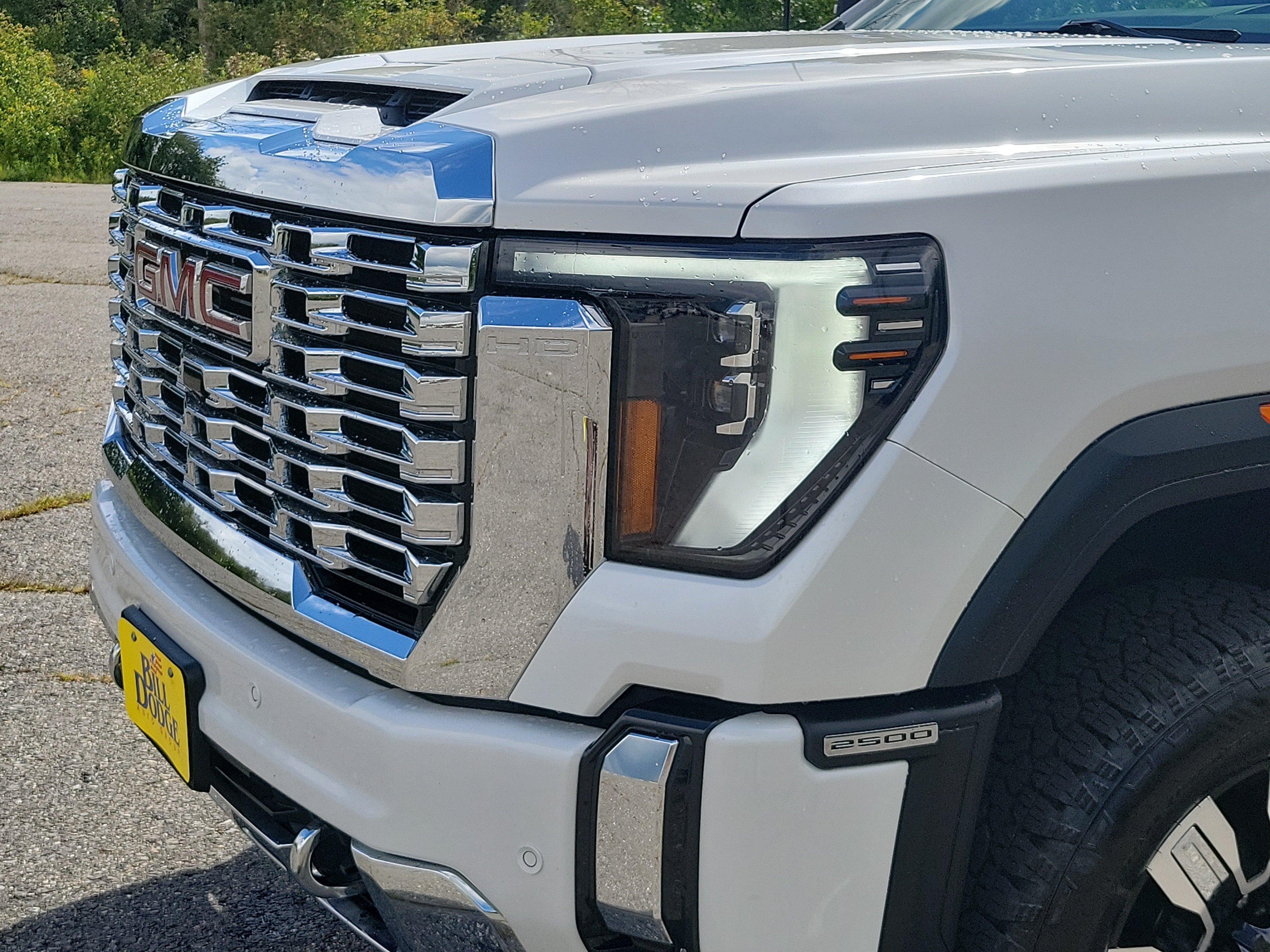 Used 2024 GMC Sierra 2500 Denali w/ Denali Reserve Package AWD/4WD image 9