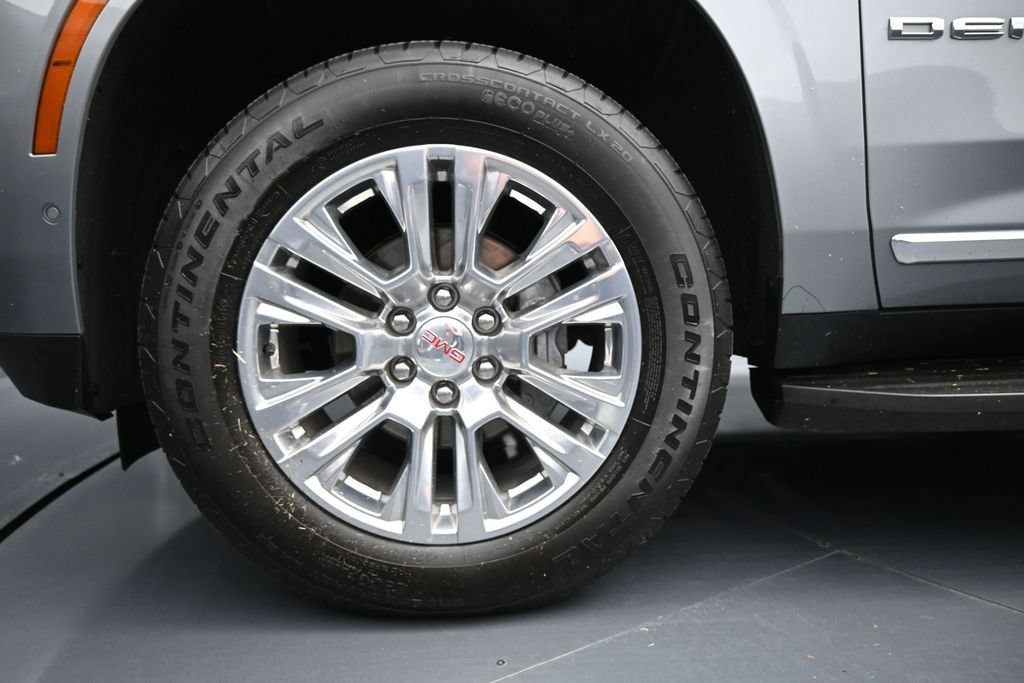 Used 2025 GMC Yukon XL Denali AWD/4WD image 31