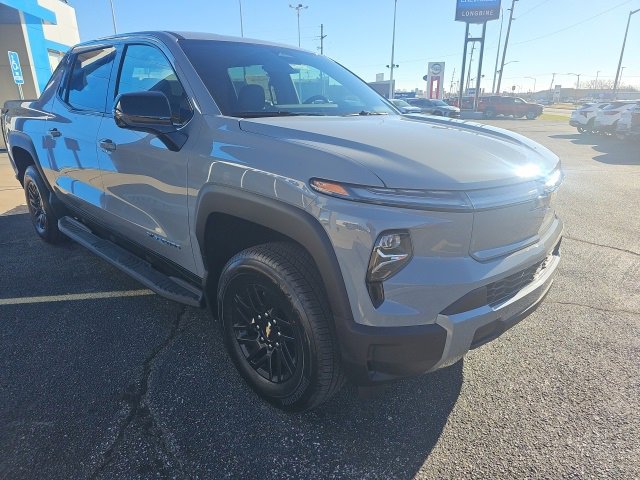 New 2025 Chevrolet Silverado EV LT image 9