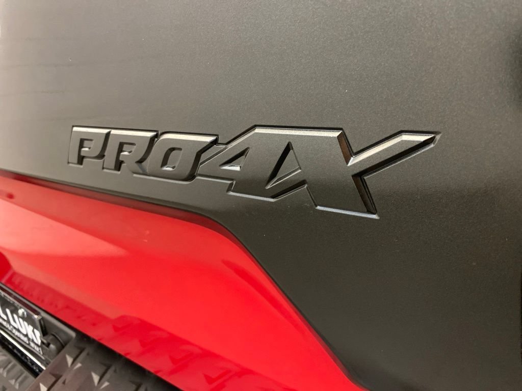 Used 2021 Nissan Titan PRO-4X AWD/4WD image 11