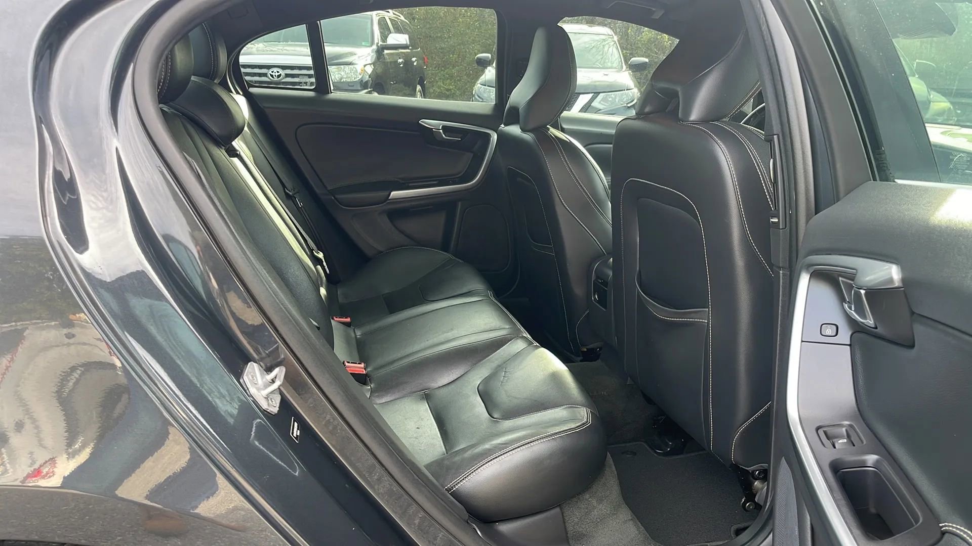 Used 2016 Volvo S60 T6 Platinum image 13