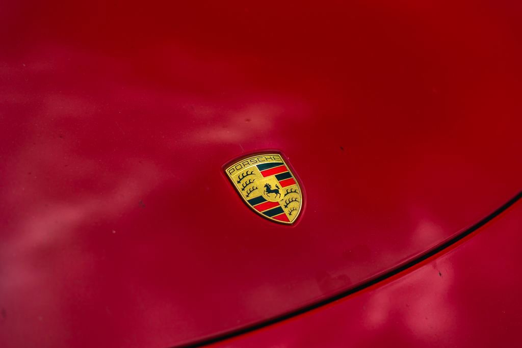 Used 2019 Porsche 718 Cayman RWD image 4