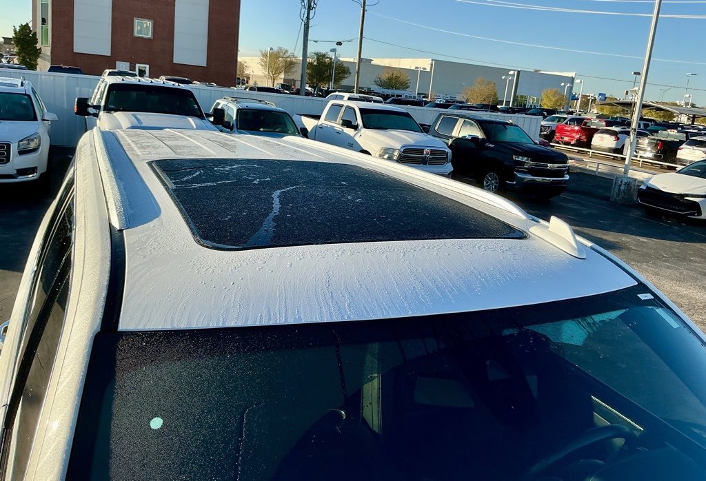 Used 2021 GMC Yukon XL SLT w/ SLT Luxury Plus Package image 13