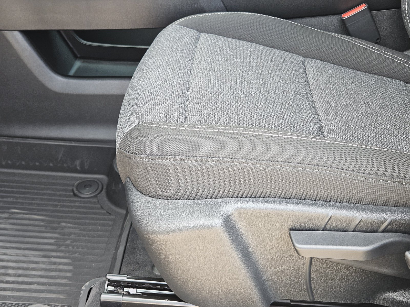 New 2027 GMC Terrain Elevation w/ LPO, Floor Liner Package FWD image 17