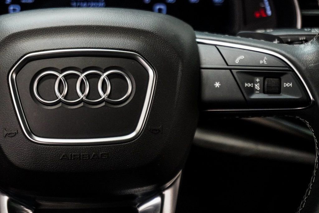 Used 2023 Audi Q8 Prestige w/ Prestige Package image 17