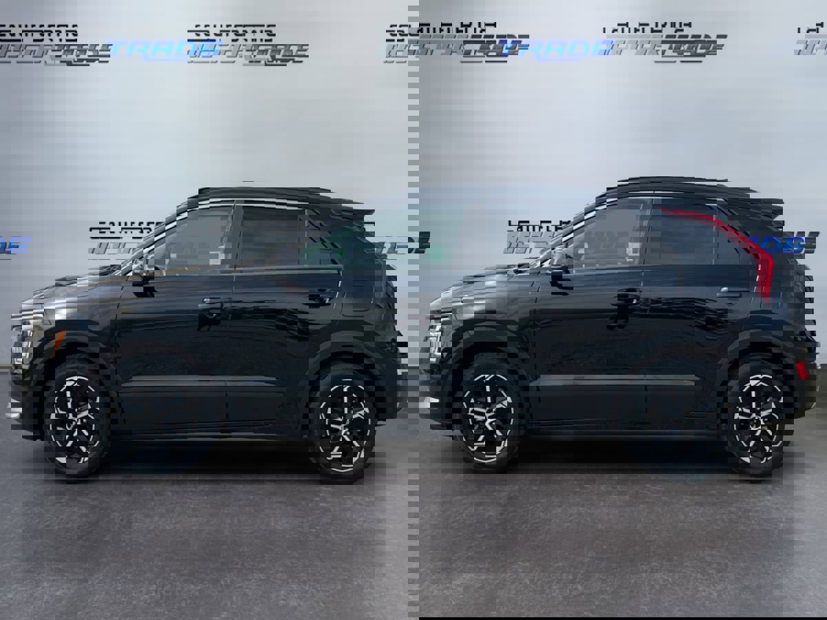 Used 2023 Kia Niro EX image 8