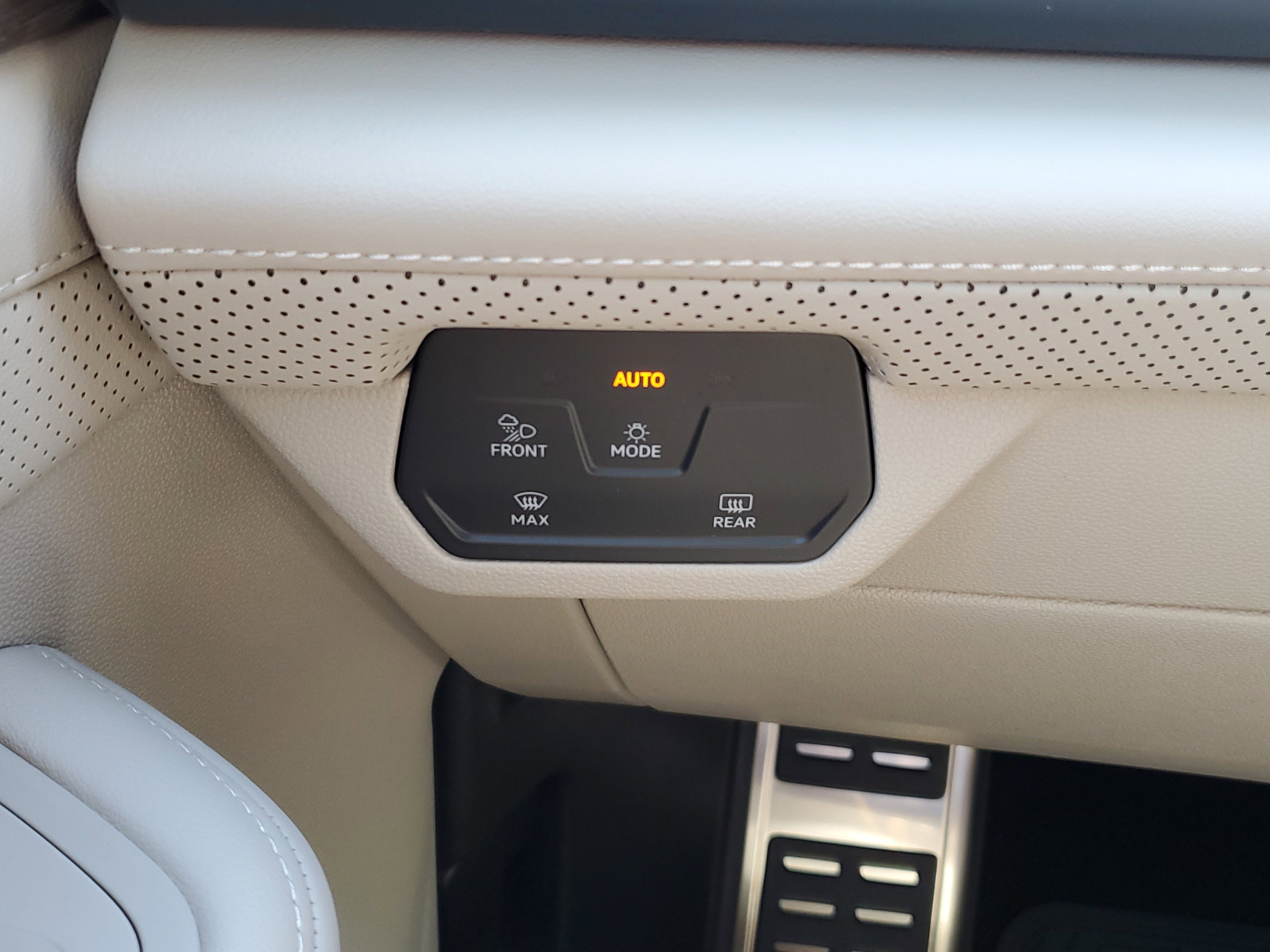 New 2025 Volkswagen Atlas SEL Premium R-Line image 19