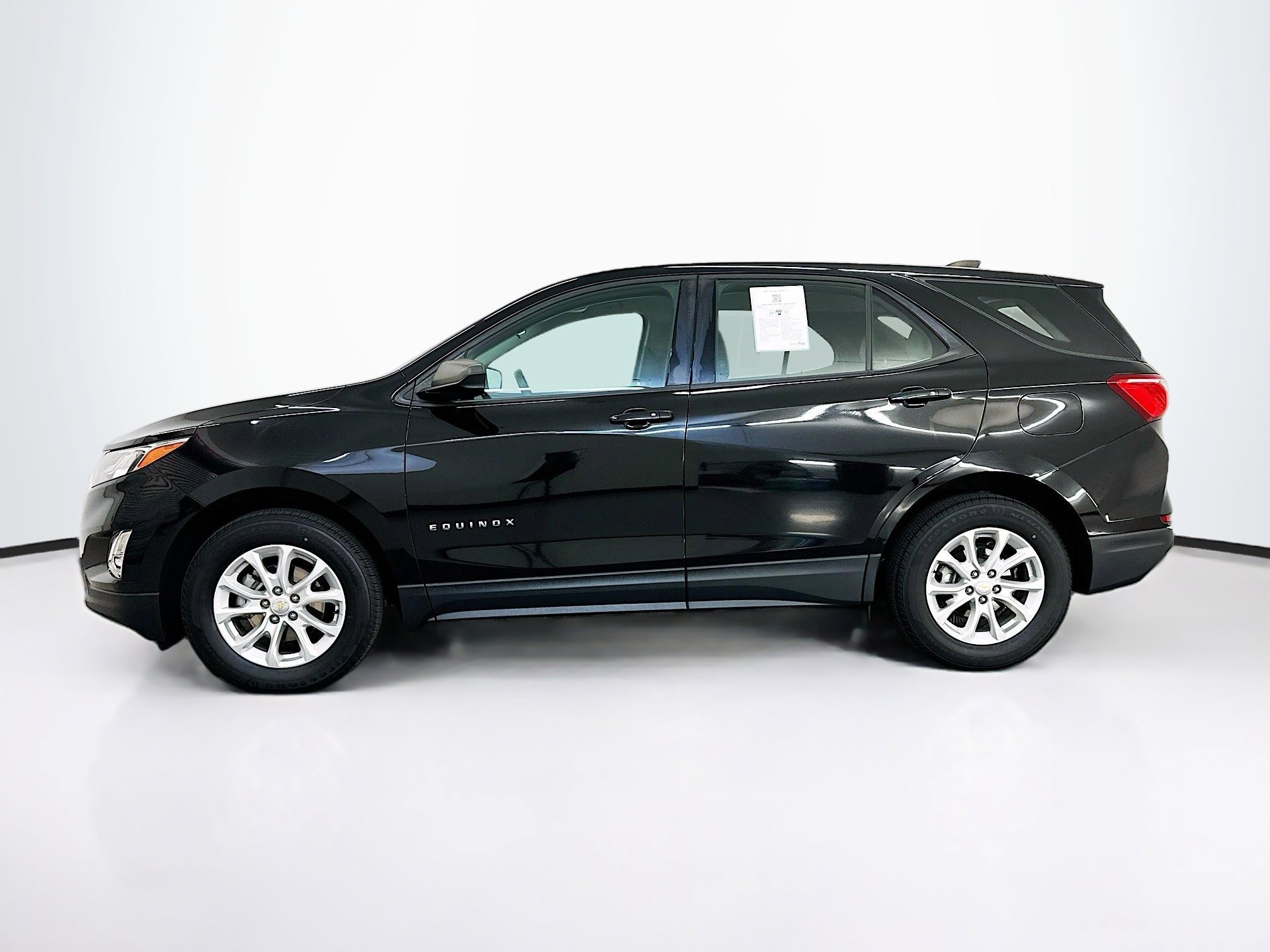 Used 2018 Chevrolet Equinox LS image 4