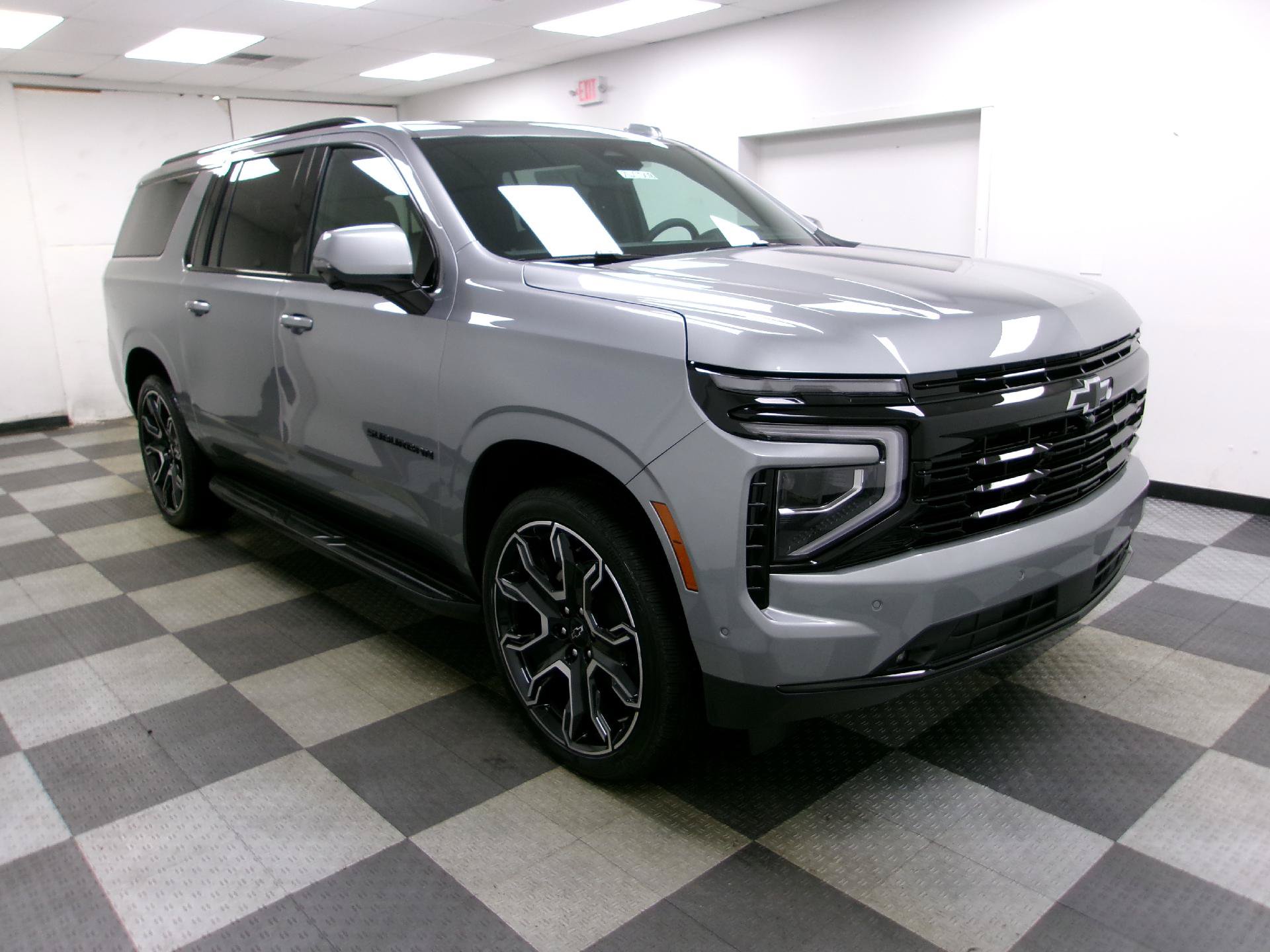 New 2026 Chevrolet Suburban RST w/ Advanced Technology Package AWD/4WD image 17