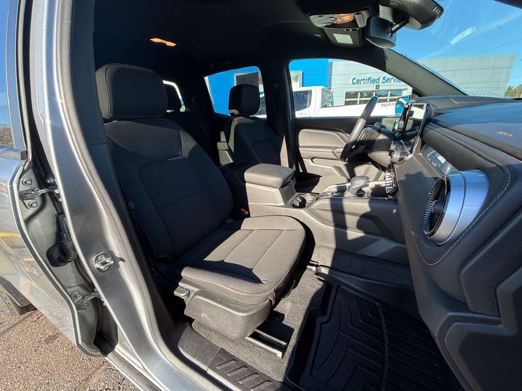 Certified 2023 Chevrolet Colorado LT w/ LT Convenience Package II AWD/4WD image 31