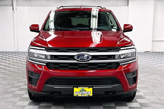 Used 2022 Ford Expedition XLT image 3