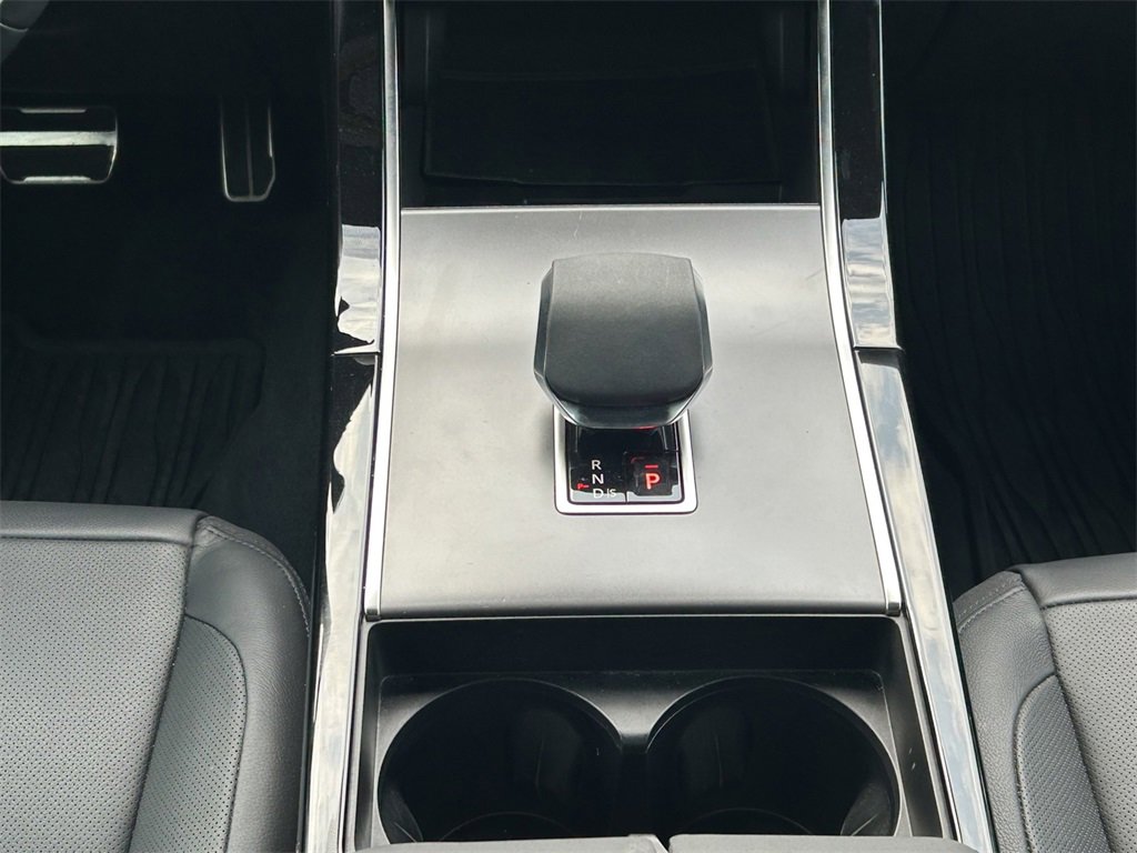 Used 2025 Land Rover Range Rover Velar Dynamic SE image 22