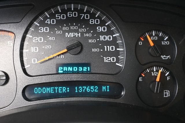 Used 2005 Chevrolet Silverado 2500 LS w/ Heavy-Duty Power Package AWD/4WD image 32