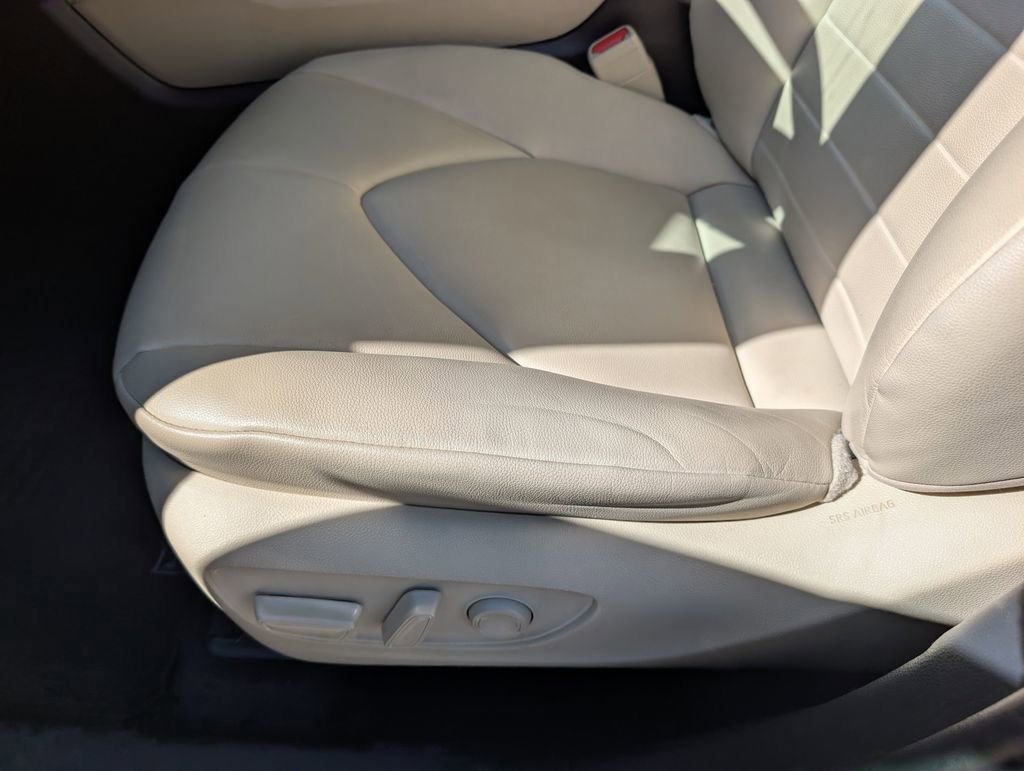 Used 2020 Toyota Highlander XLE image 22