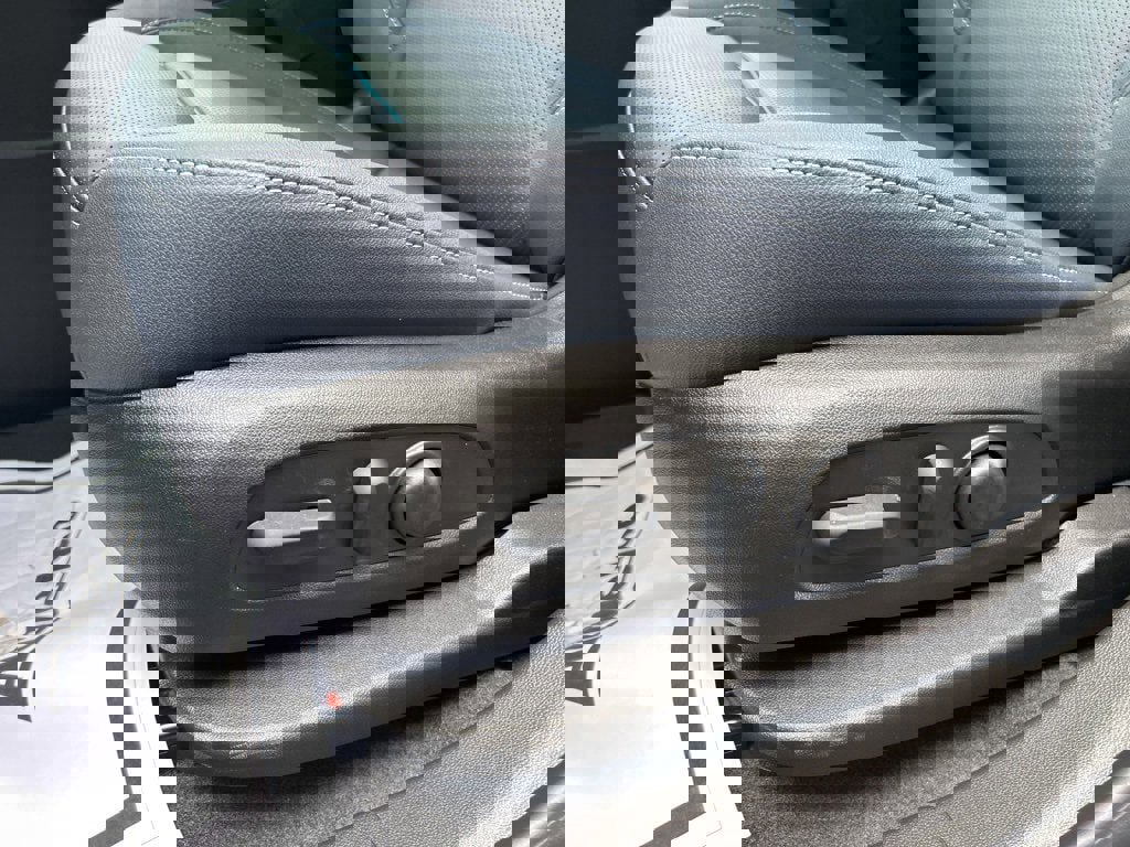 New 2025 Chevrolet Blazer RS w/ Driver Confidence II Package image 31