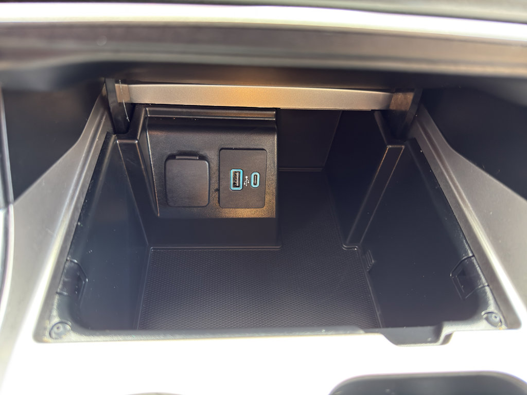 Used 2020 Ford Explorer XLT w/ Equipment Group 202A image 21