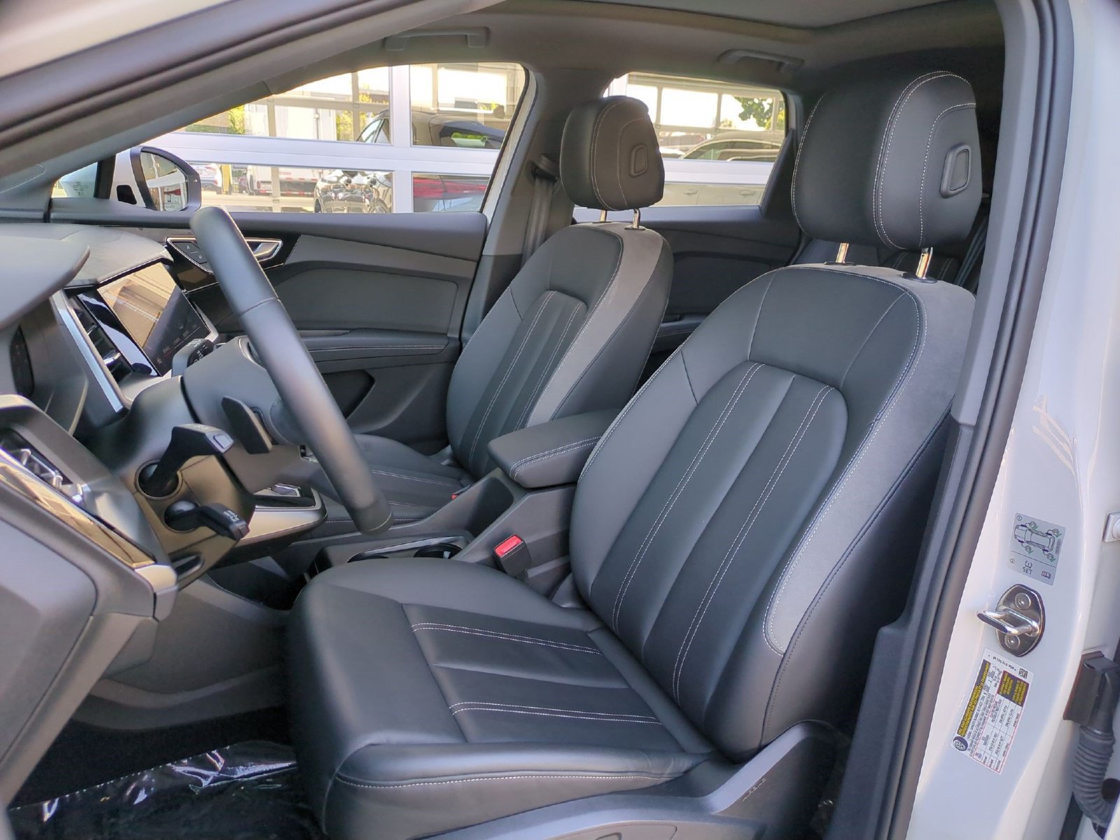 Used 2023 Audi Q4 e-tron Premium Plus RWD image 29