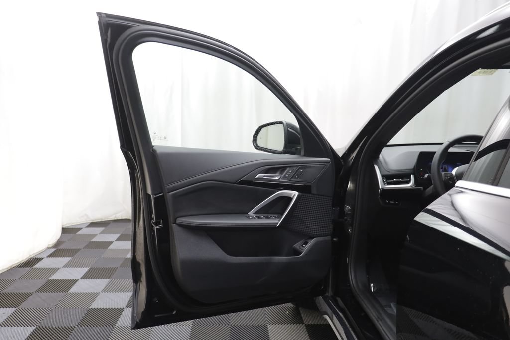 Certified 2026 BMW X1 xDrive28i AWD/4WD image 4