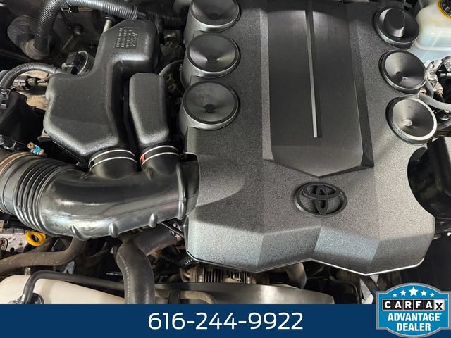 Used 2015 Toyota 4Runner SR5 AWD/4WD image 6