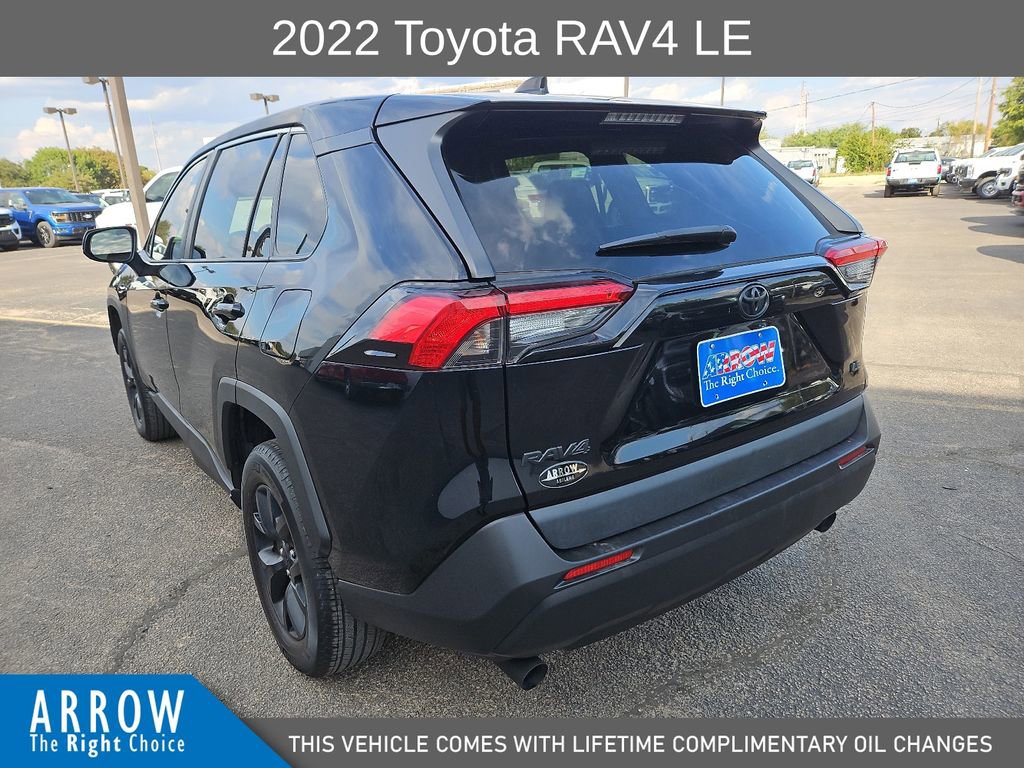 Used 2022 Toyota RAV4 LE image 9
