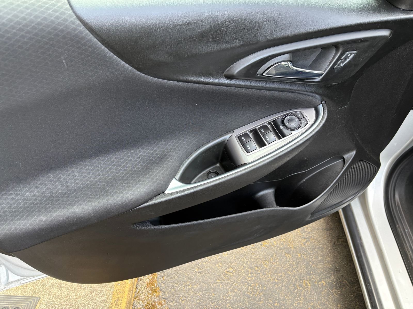 Used 2022 Chevrolet Malibu LT FWD image 14