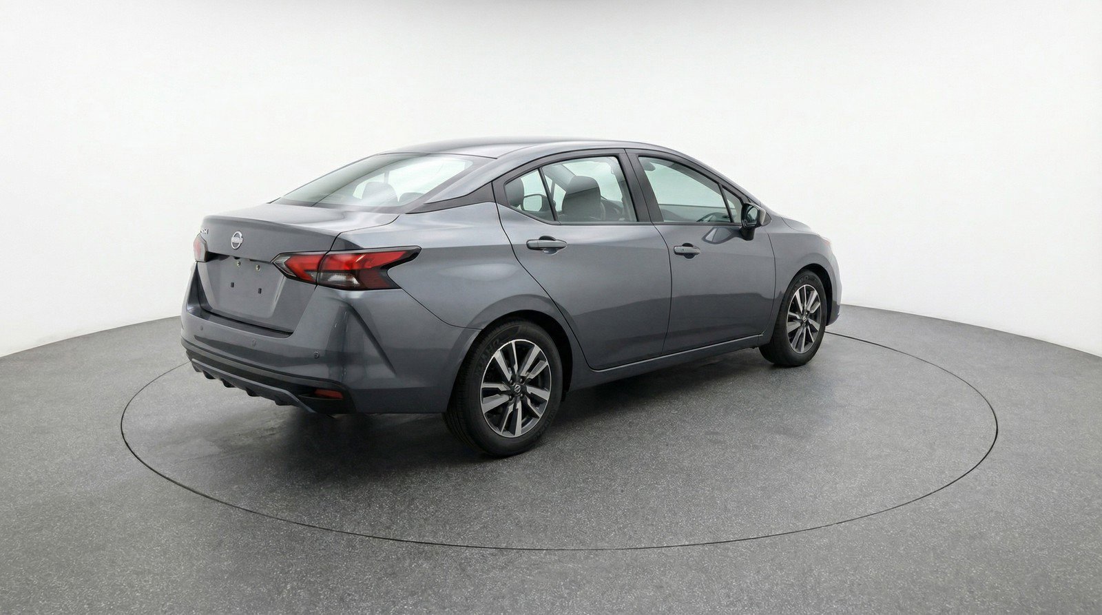 Used 2025 Nissan Versa SV image 9