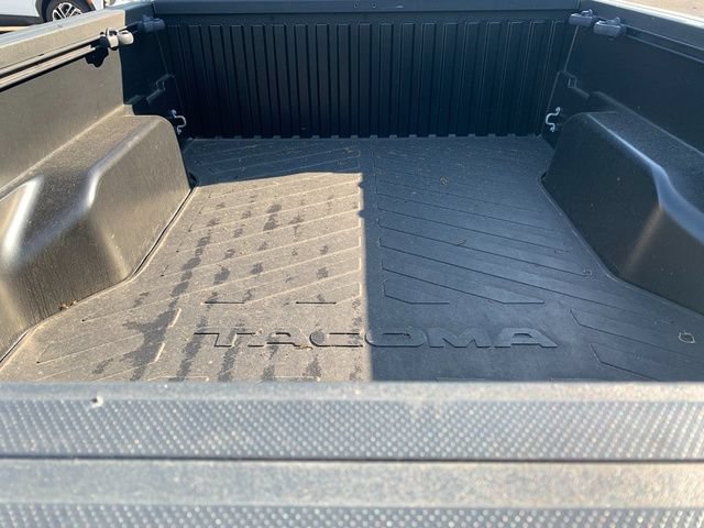 Used 2021 Toyota Tacoma TRD Sport w/ Technology Package AWD/4WD image 16