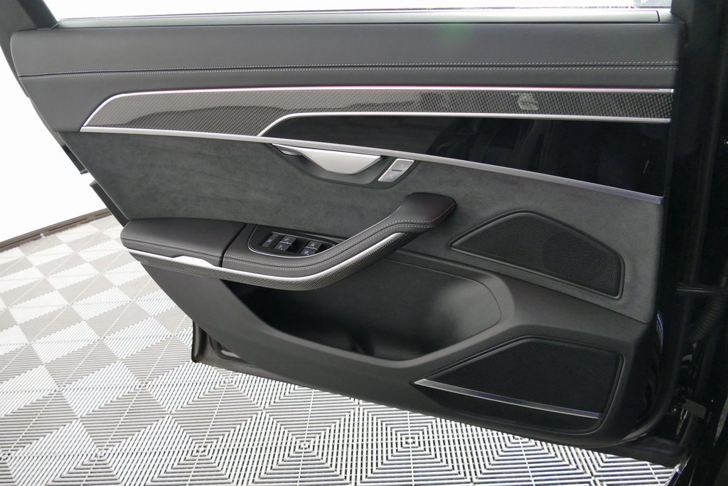 Used 2022 Audi S8 image 28