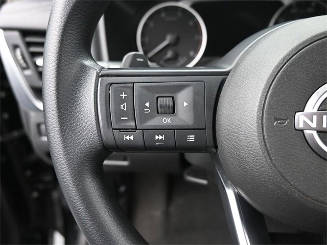 Used 2023 Nissan Rogue S image 31
