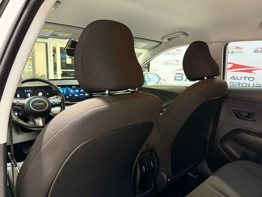 Used 2025 Hyundai Kona SEL image 41