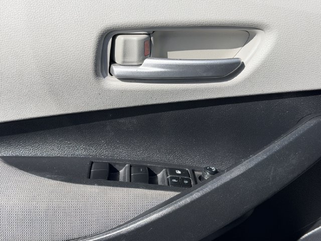 Used 2021 Toyota Corolla L FWD image 18