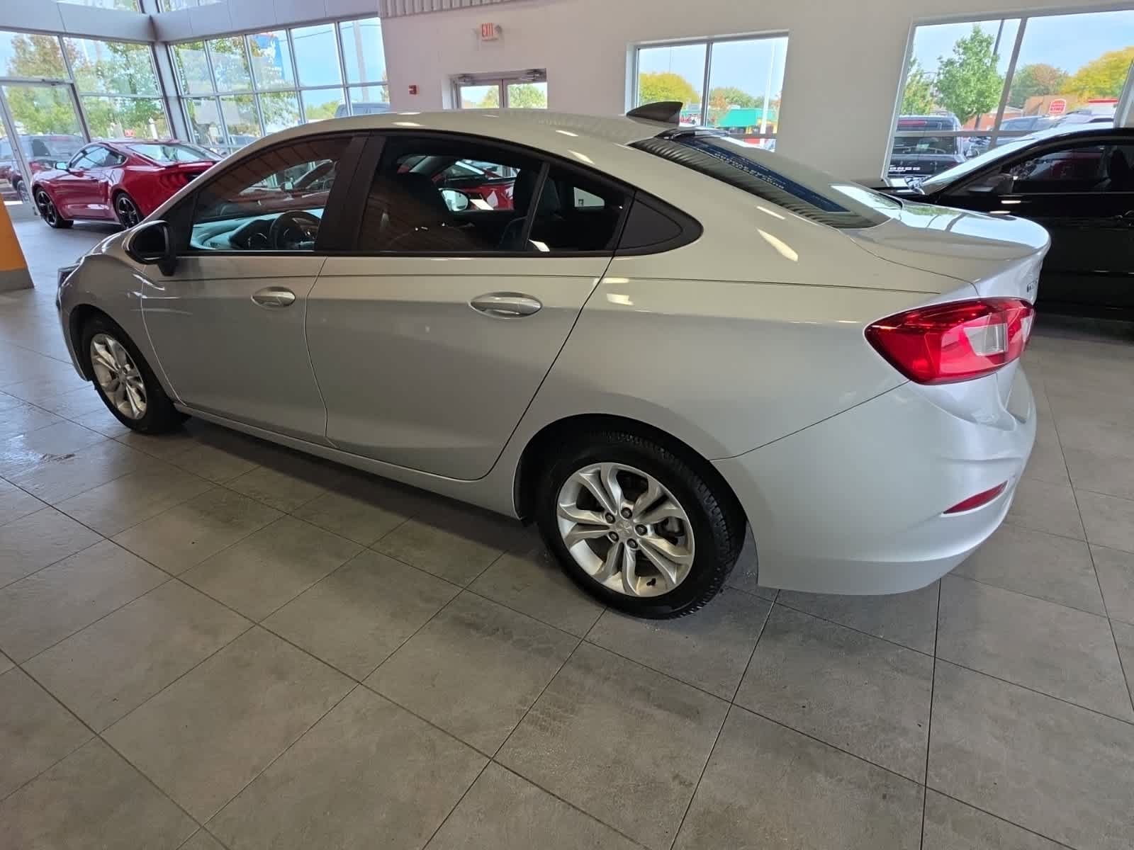 Used 2019 Chevrolet Cruze LS w/ LS Convenience Package FWD image 14
