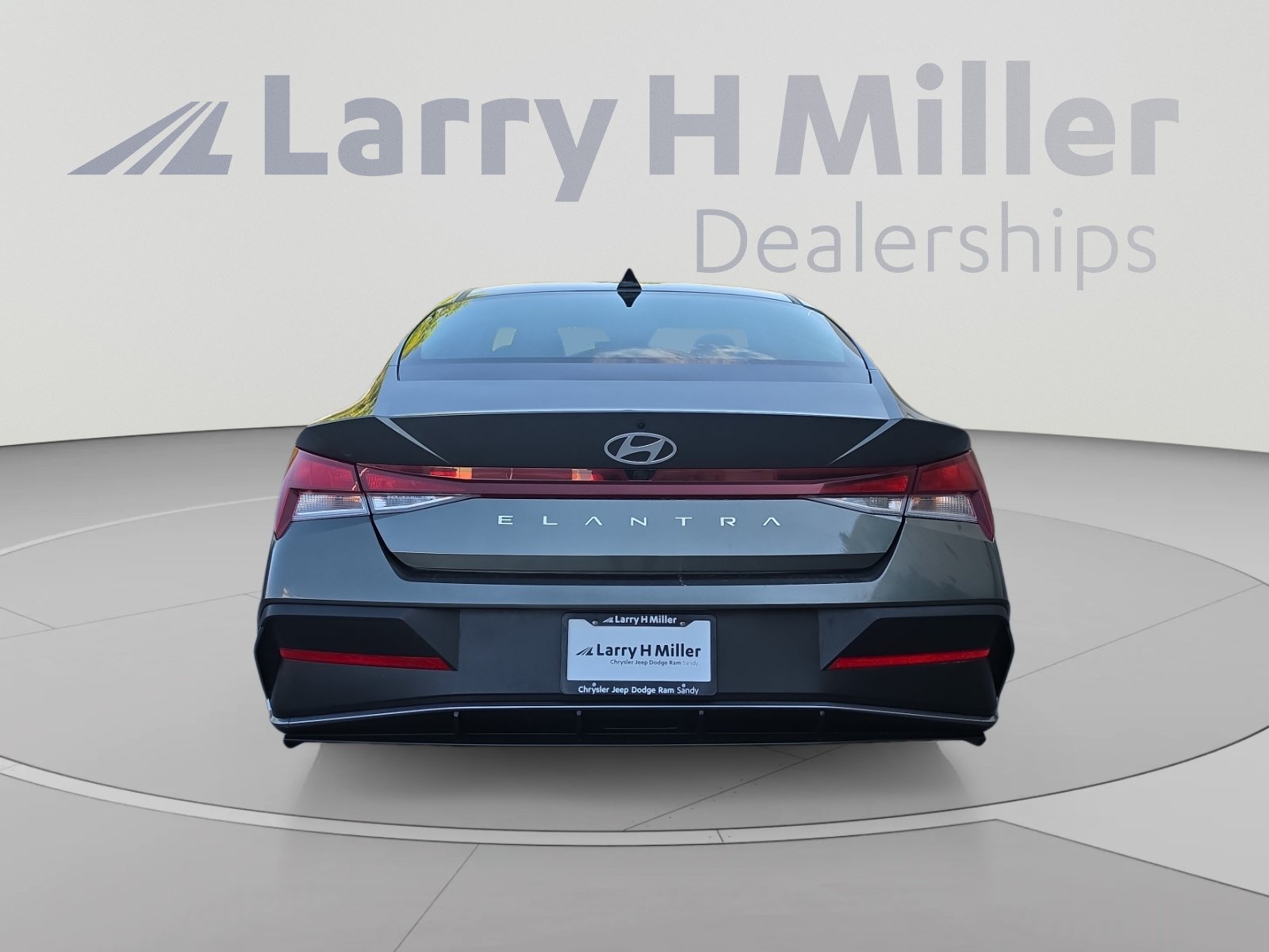 Used 2024 Hyundai Elantra SEL FWD image 4