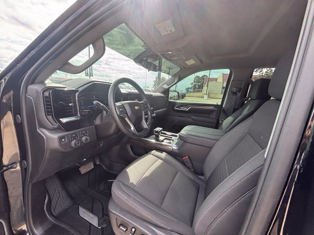 Used 2025 Chevrolet Silverado 1500 LT w/ Convenience Package II AWD/4WD image 11