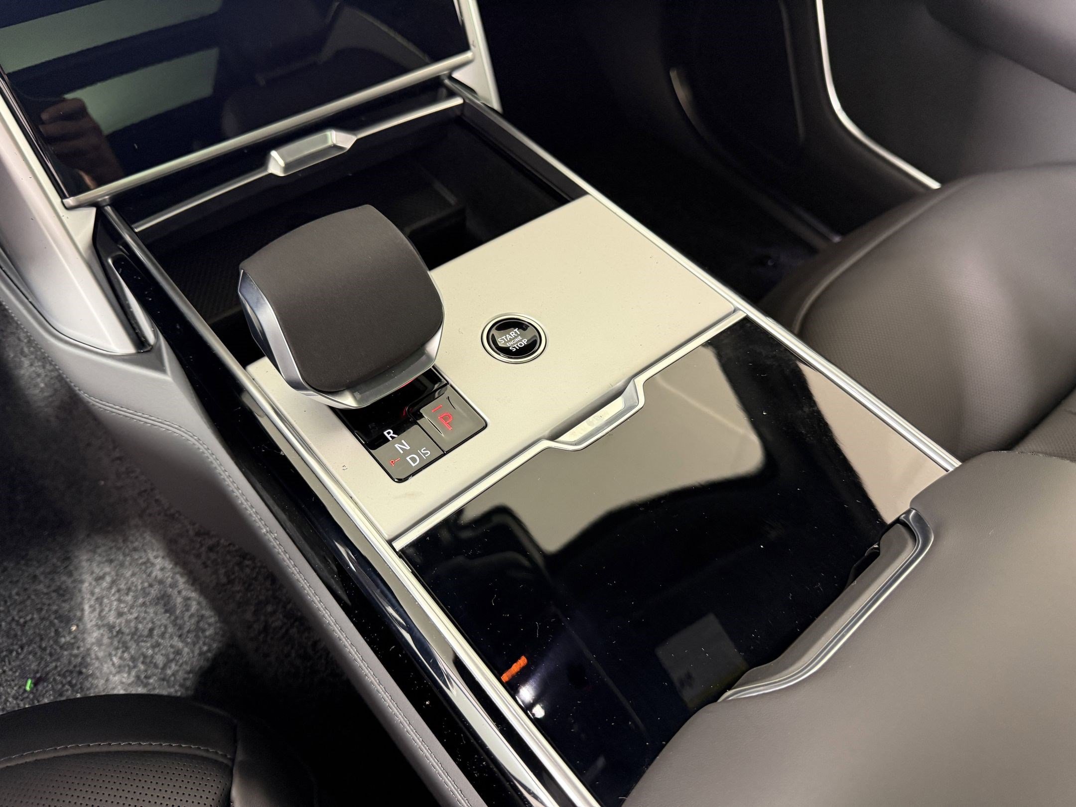 New 2026 Land Rover Range Rover SE AWD/4WD image 25