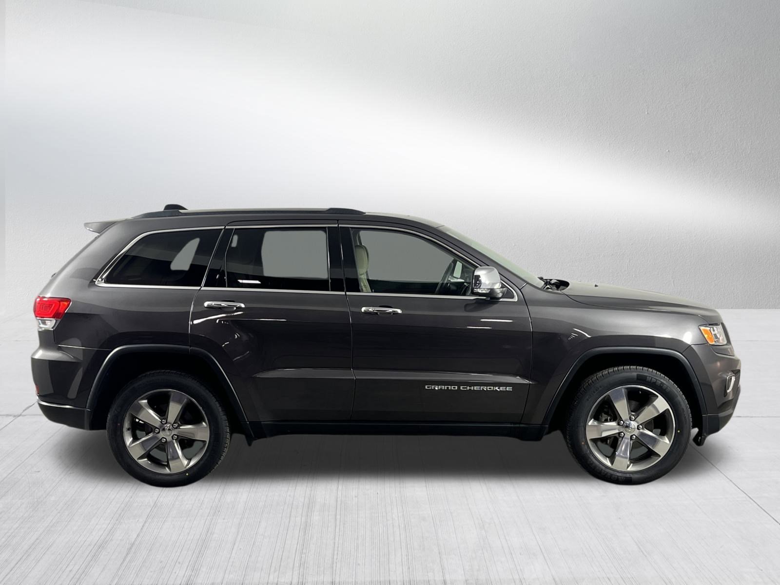 Used 2015 Jeep Grand Cherokee Limited w/ Trailer Tow Group IV image 8