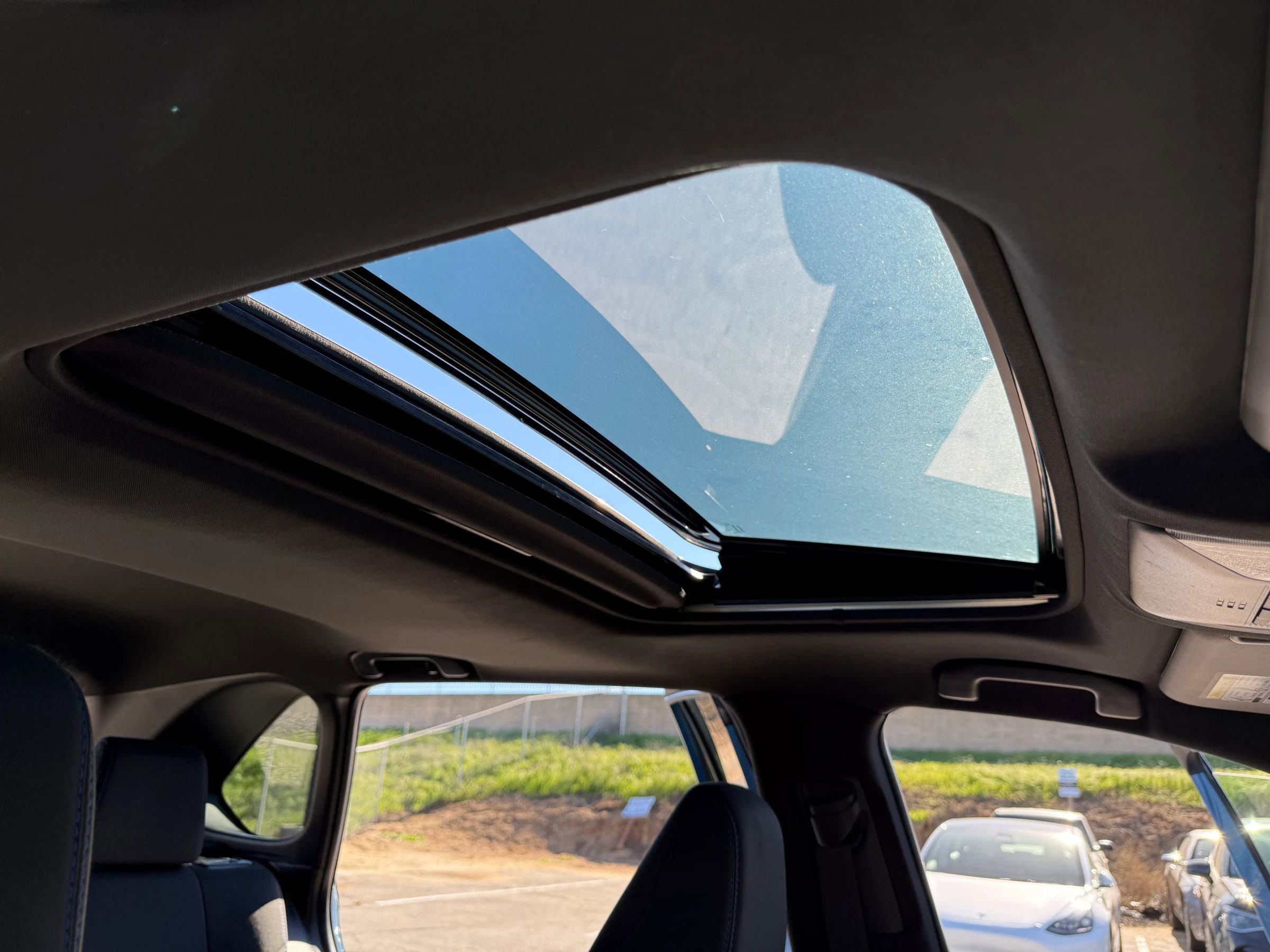 Used 2022 Toyota RAV4 SE w/ Convenience Package image 19