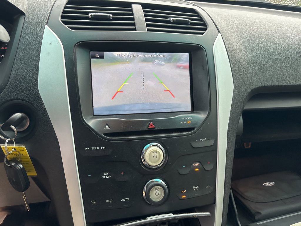 Used 2015 Ford Explorer XLT w/ Equipment Group 202A image 14