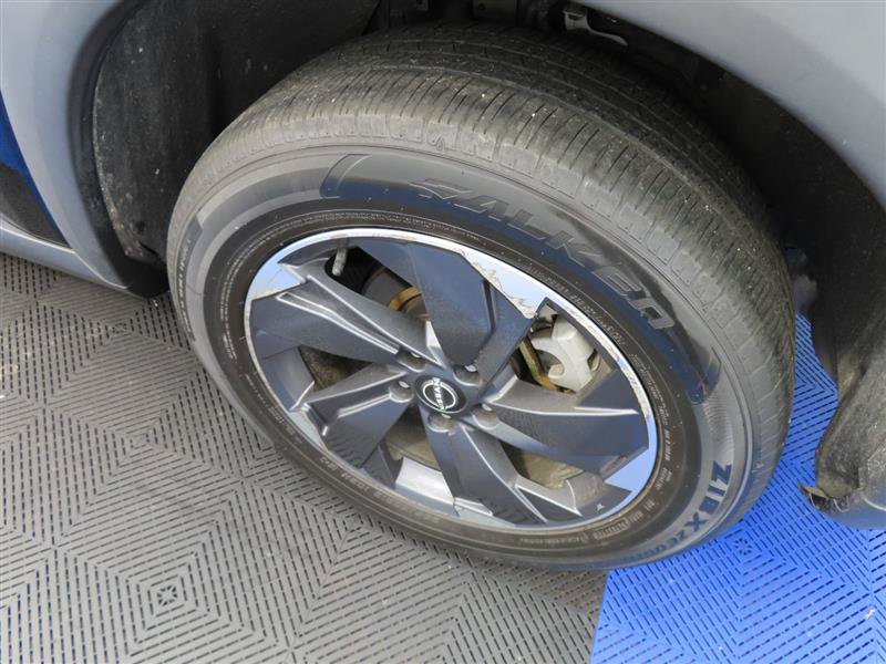 Used 2024 Nissan Rogue SV FWD image 7