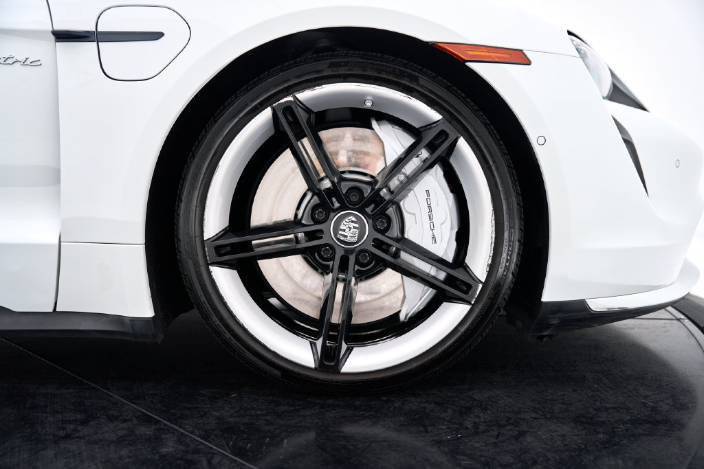 Used 2020 Porsche Taycan Turbo AWD/4WD image 30