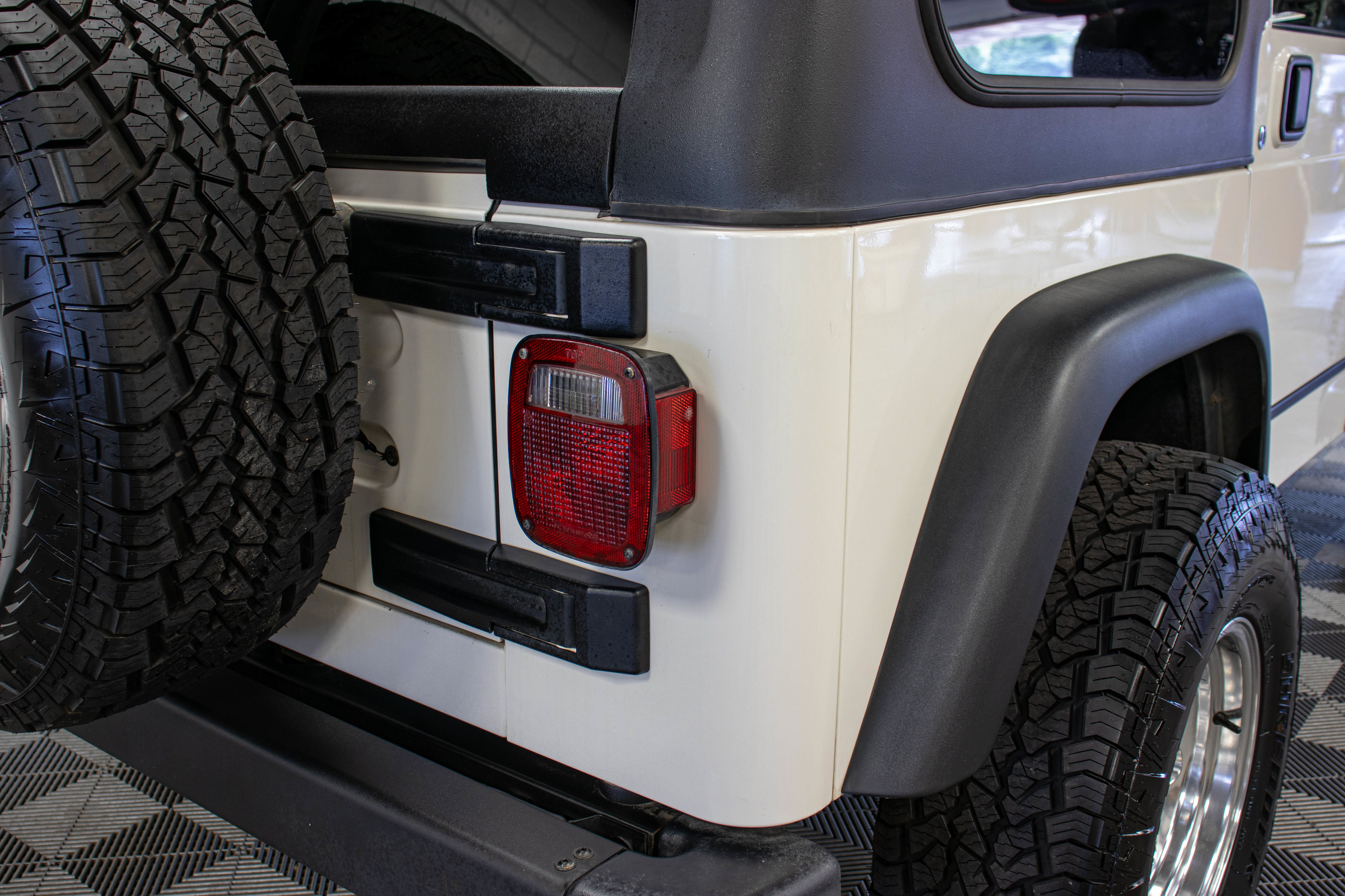 Used 2004 Jeep Wrangler X w/ Convenience Group AWD/4WD image 14