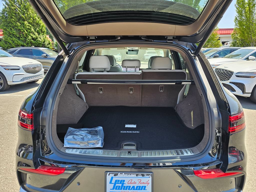 Certified 2026 Genesis GV70 2.5T Advanced AWD/4WD image 14
