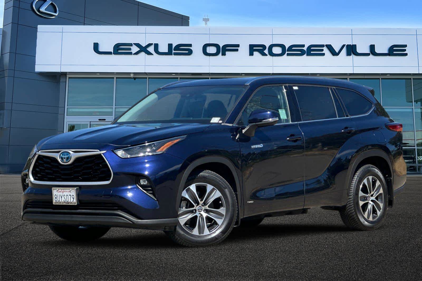 Used 2021 Toyota Highlander XLE AWD/4WD video 1