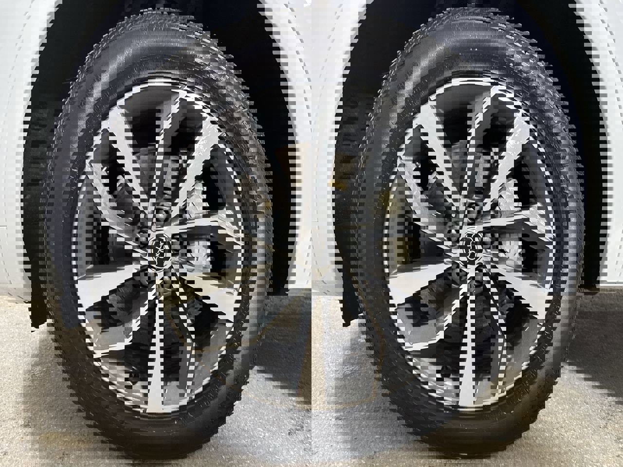 Used 2023 Audi Q5 2.0T Premium w/ Convenience Package image 3