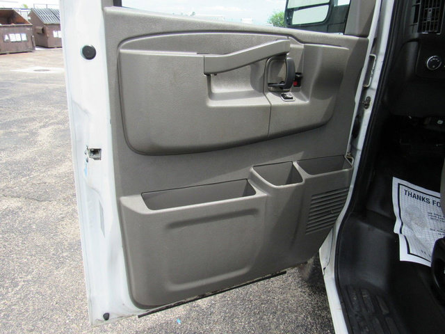 Used 2017 Chevrolet Express 2500 RWD image 24