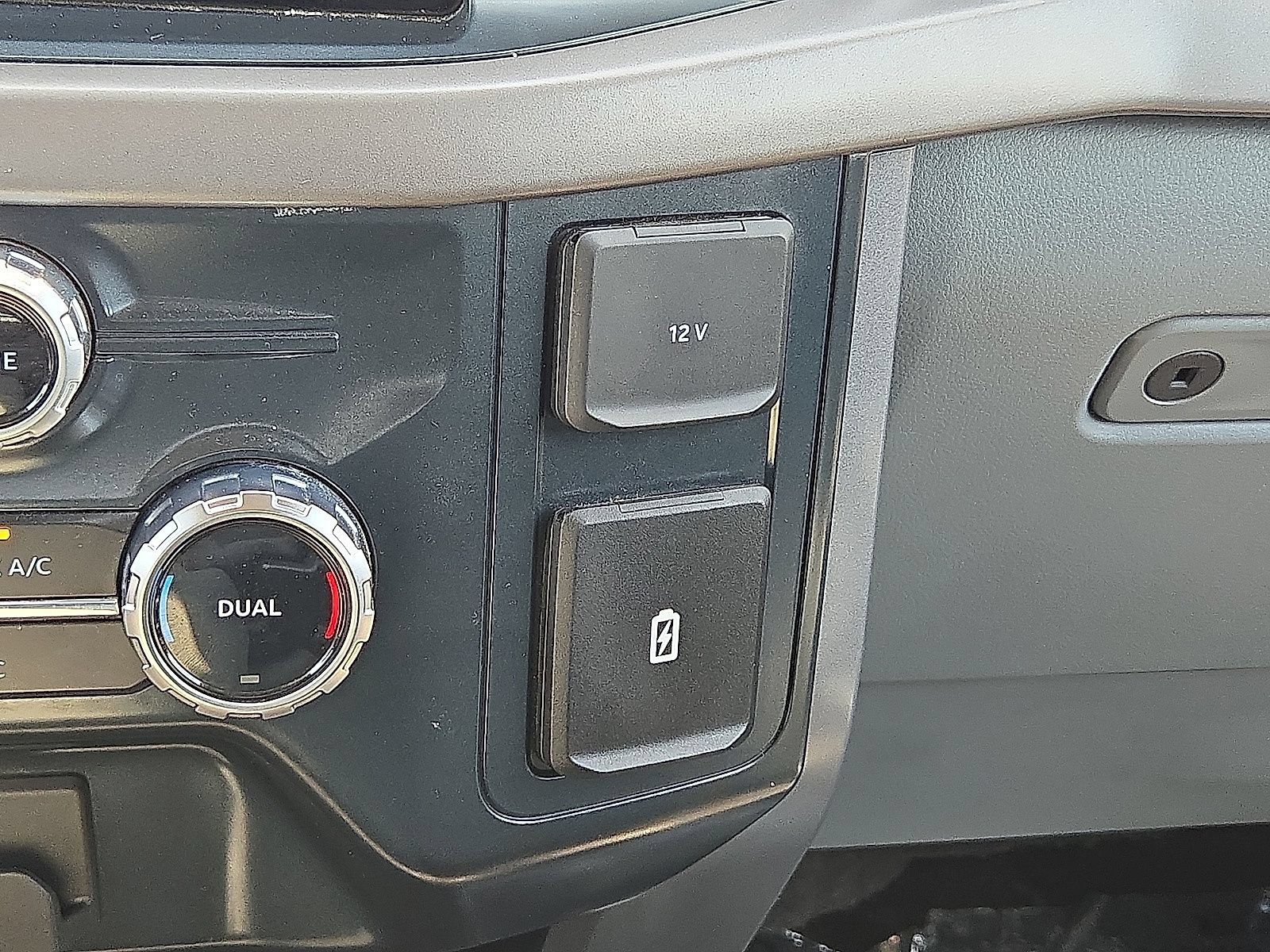 Used 2025 Ford F150 XLT w/ Equipment Group 301A Standard RWD image 30