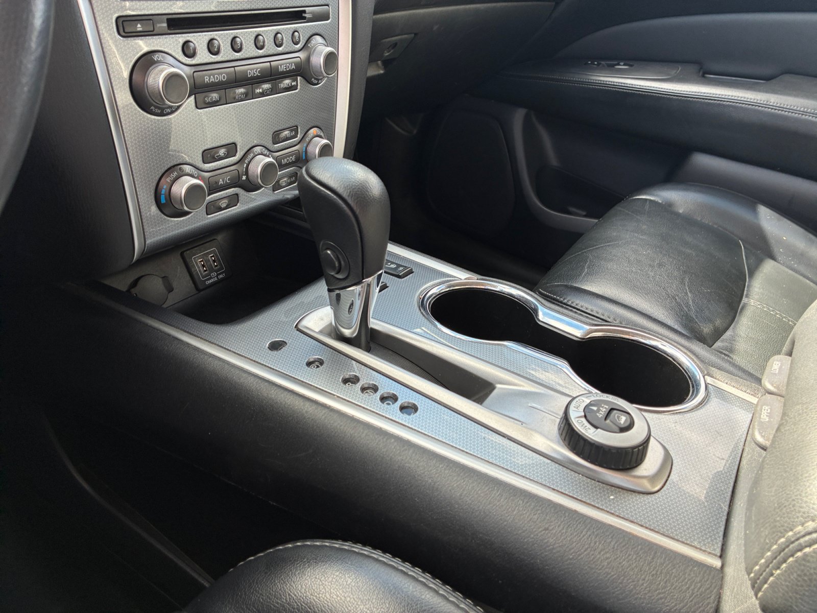 Used 2018 Nissan Pathfinder SL AWD/4WD image 16