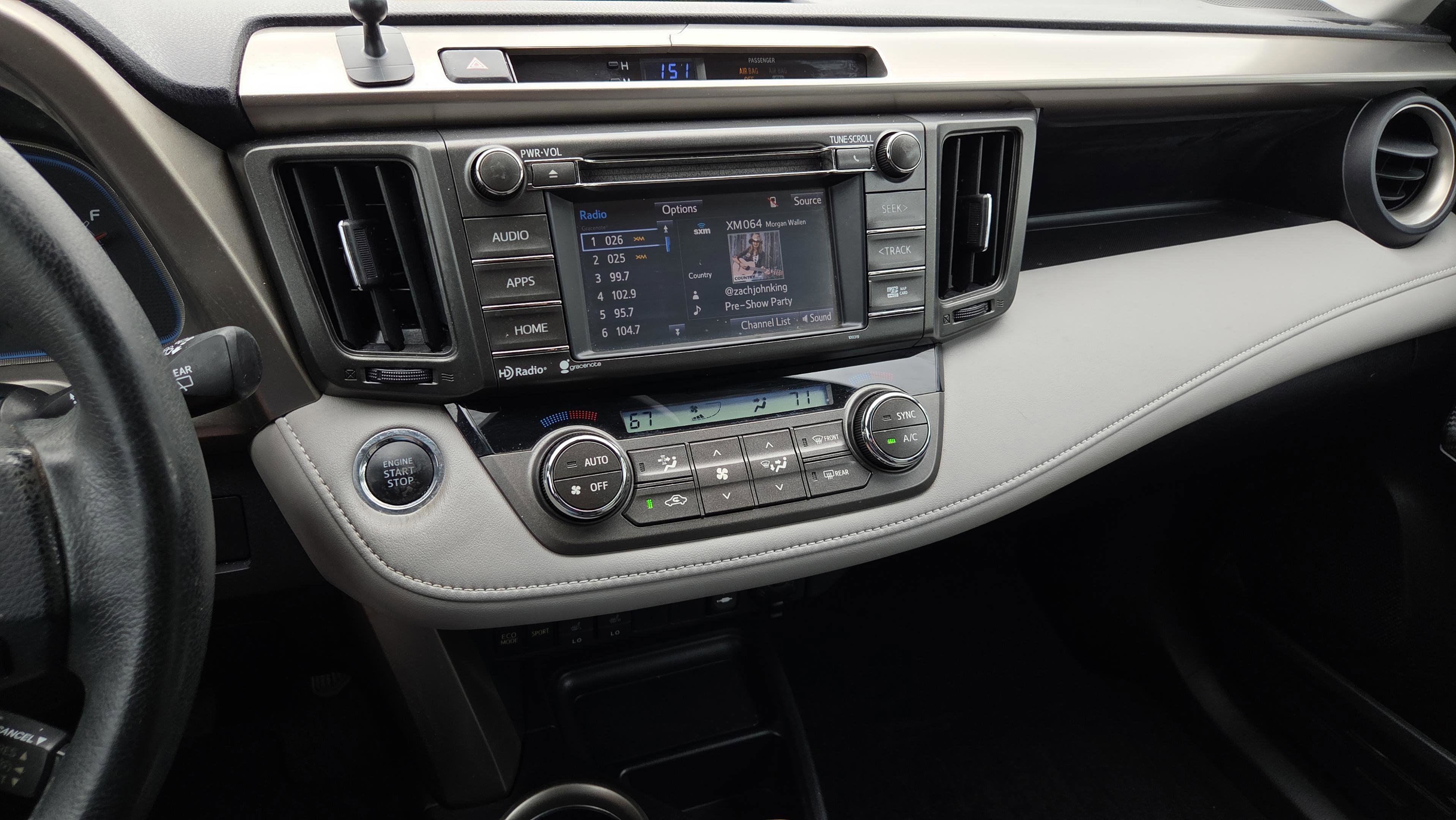 Used 2015 Toyota RAV4 Limited image 19
